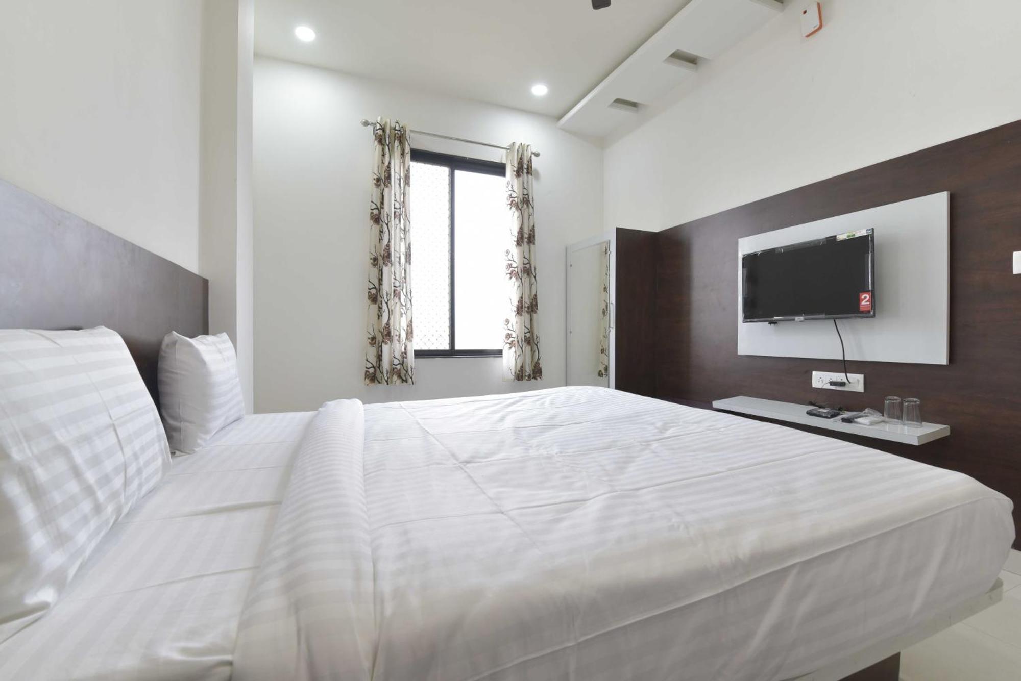 Collection O 83988 Hotel Clear Sky Udaipur Bagian luar foto